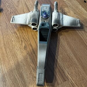 Vintage 1995 Star Wars X-Wing Fighter toy.